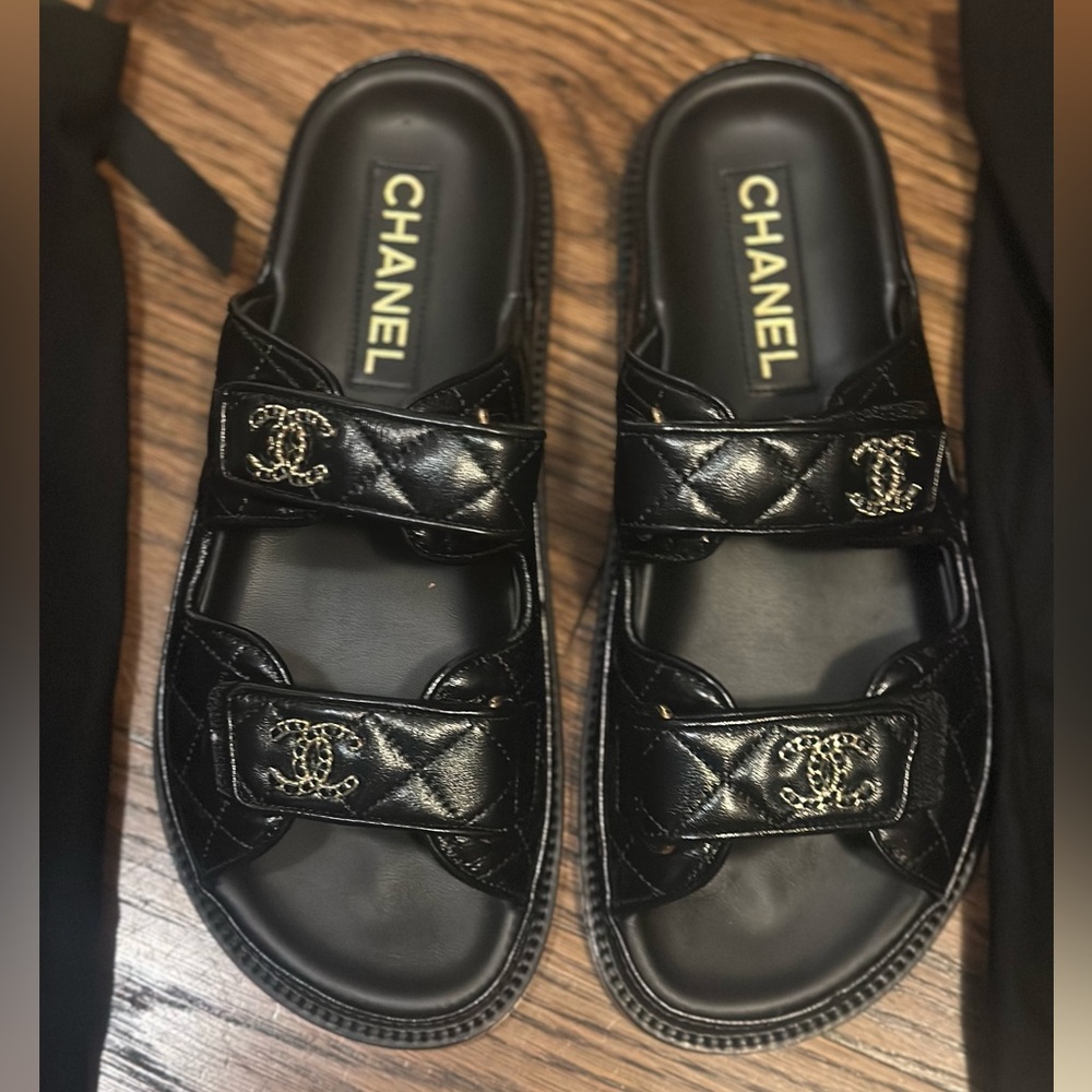 CHANEL *NEW* DAD SANDAL SLIDES. SIZE 36.5. BLACK QUILTED LAMBSKIN.